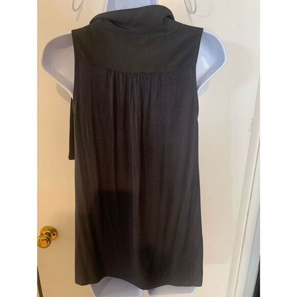 Banana Republic - Picture 1 of 3